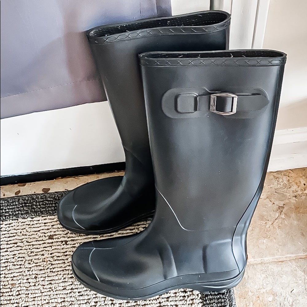 Rain boots
